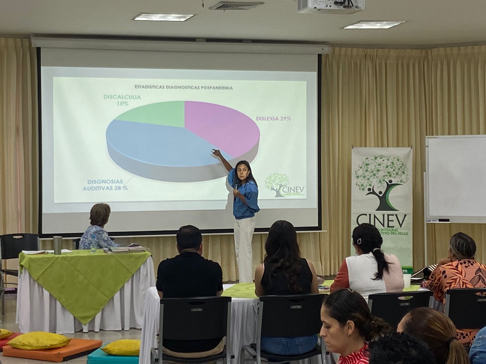 charla de cinev en unicentro cali 7